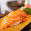 http://www.indomaguro.co.id/salmon/salmon-sushi